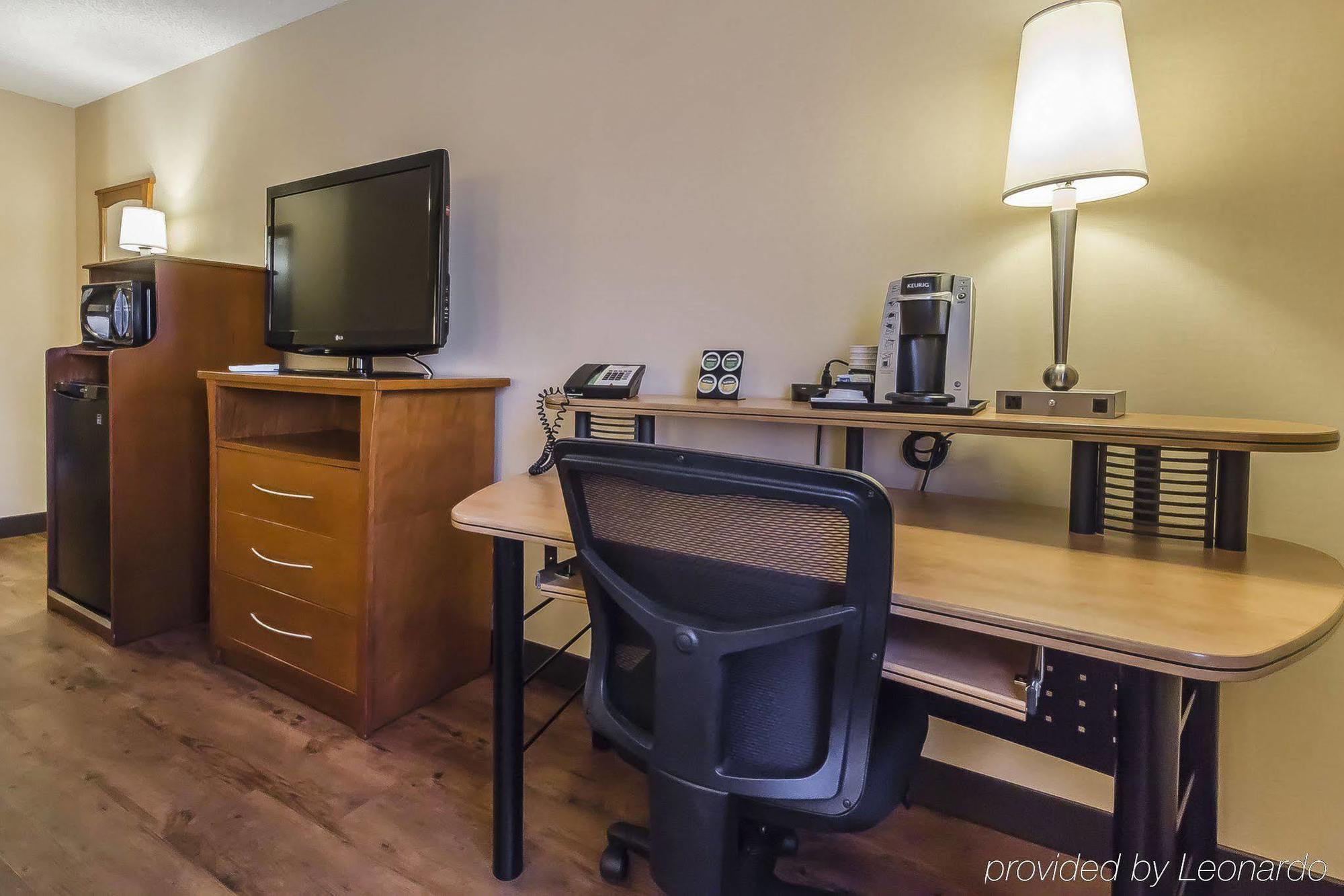Standard Queen Room, 2nd Floor - Not Pet Friendly