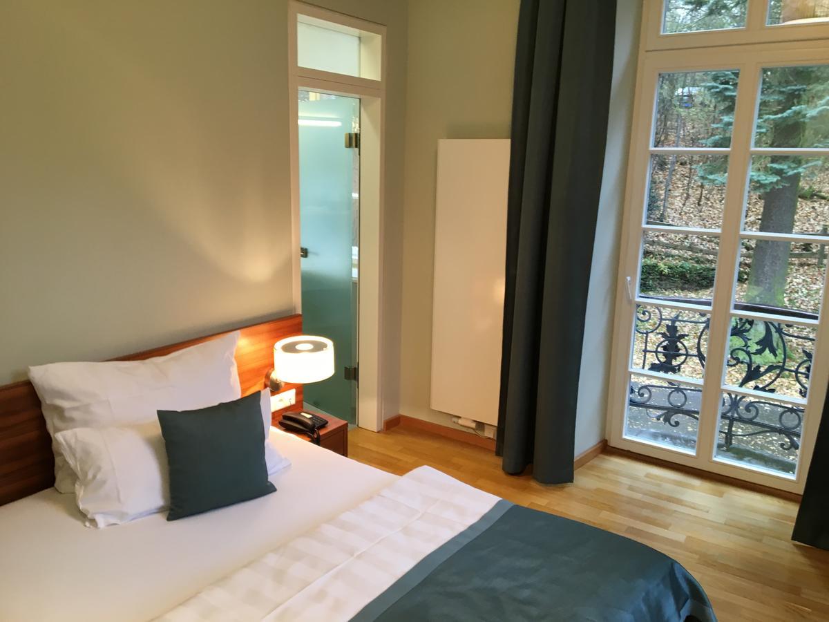 Single Room,566882304:JPEG