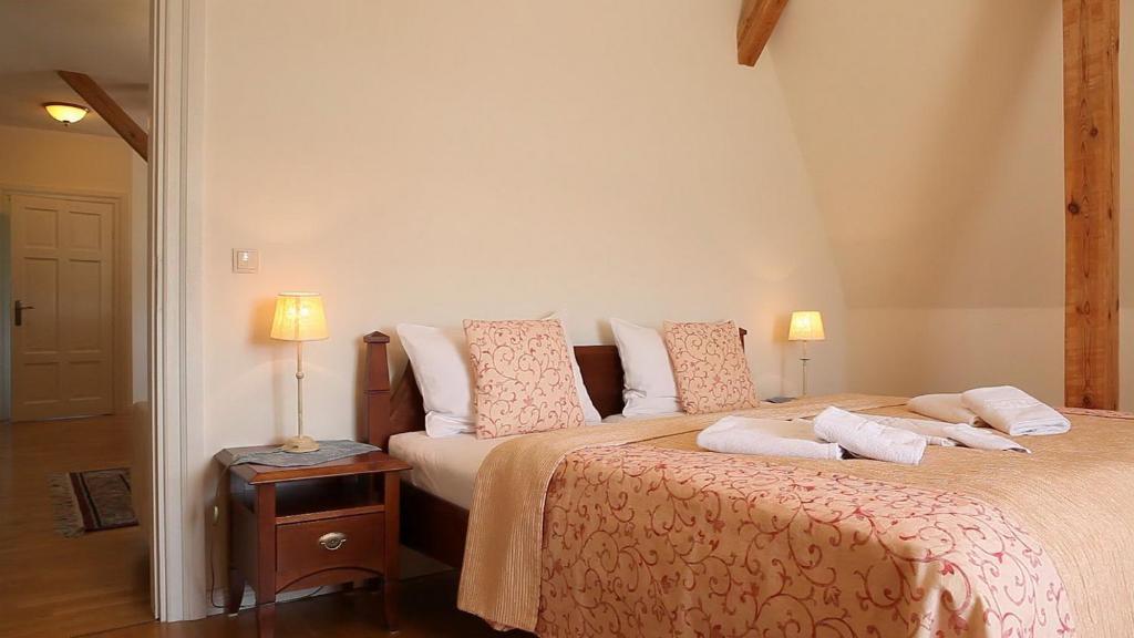 Luxury One-Bedroom Suite Sea View