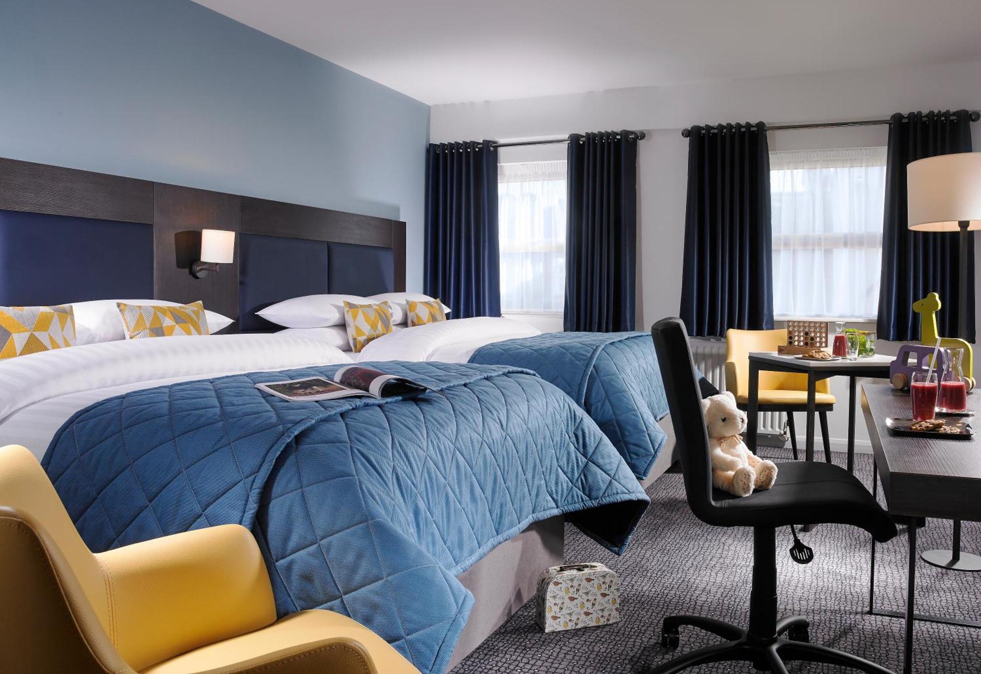 Deluxe Double Room,697275942:JPEG