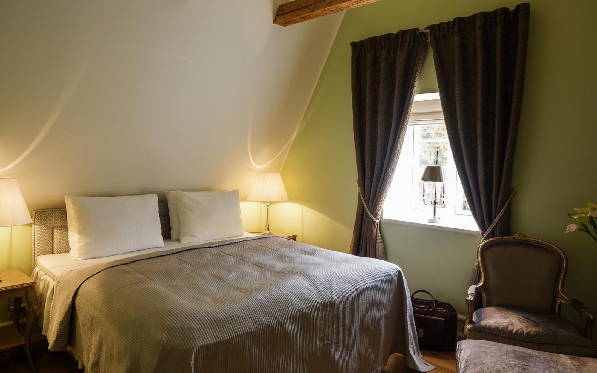 Deluxe Single Room