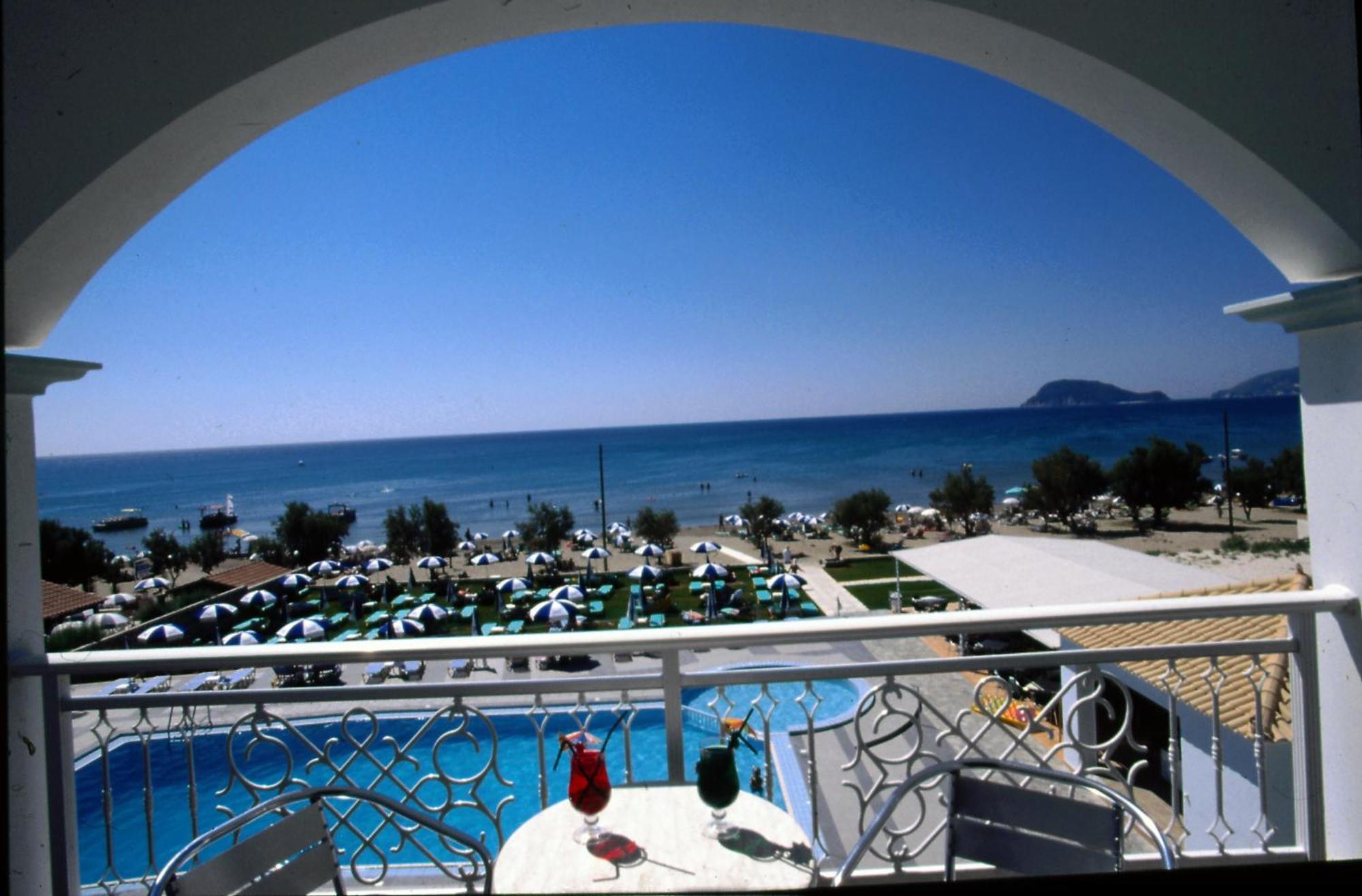 Twin or Double Room Sea View,1432340551:JPEG