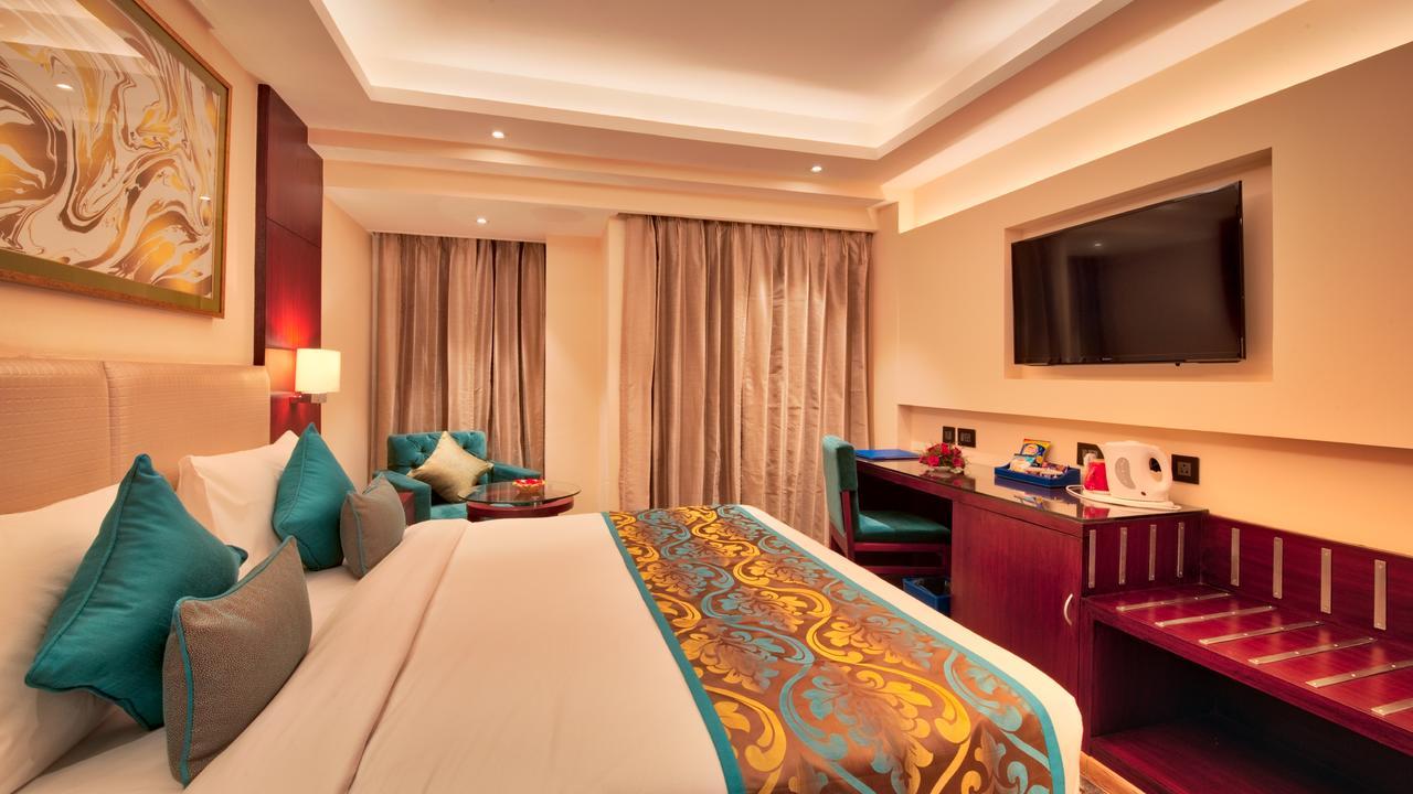 Standard Double Room (1+1 Happy Hour from 11am - 6pm), 10% off on Food & Beverage services