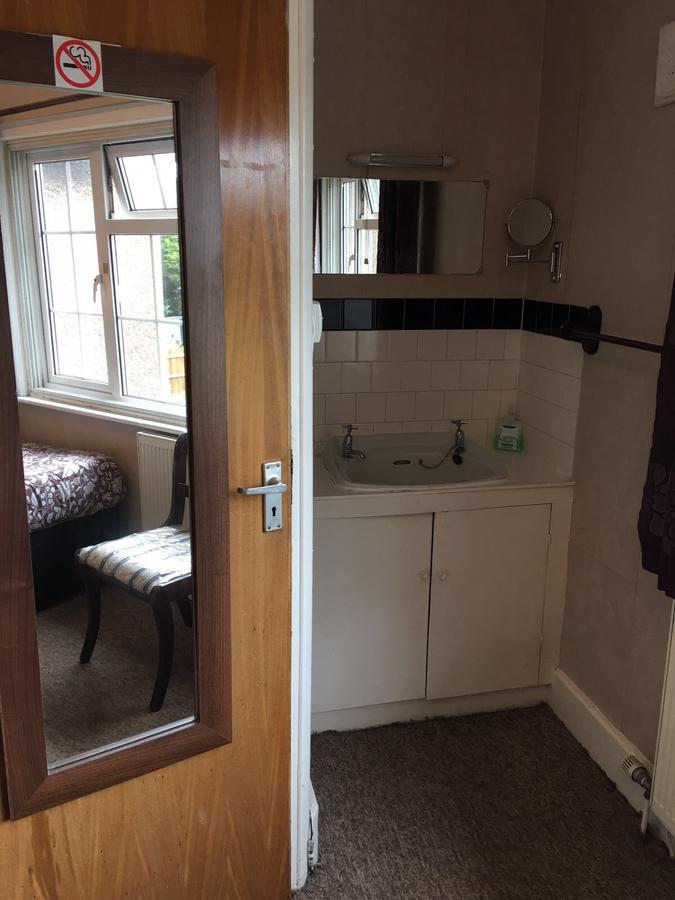 Twin Room with Private Bathroom
