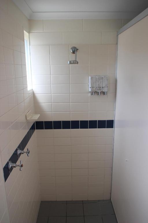 Economy Twin - Shared Bathroom