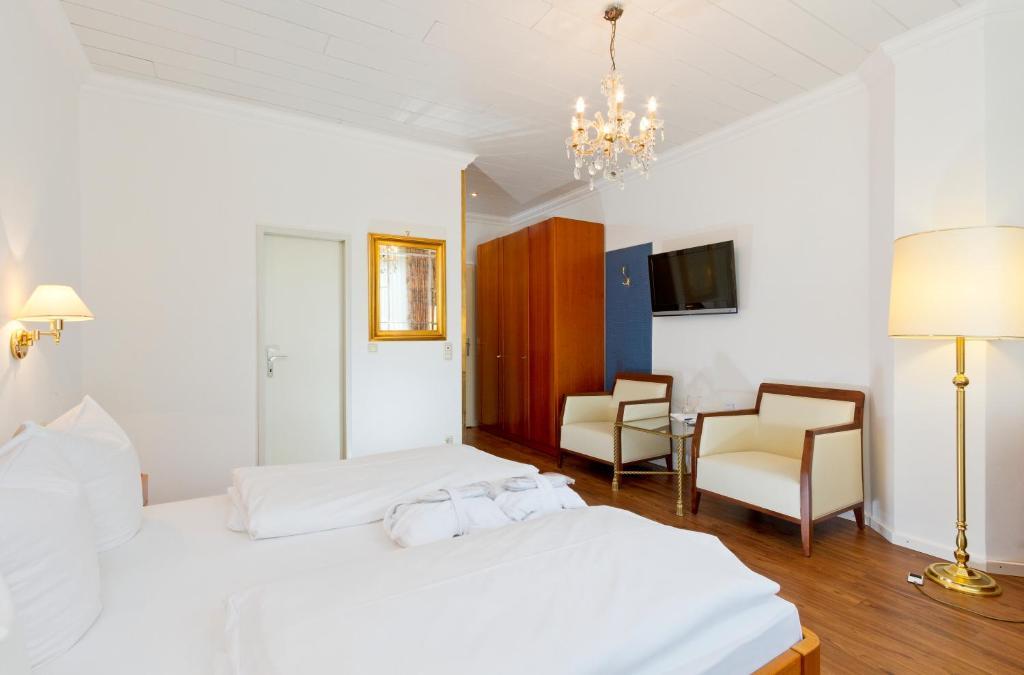 Standard Zimmer mit Kingsize-Bett