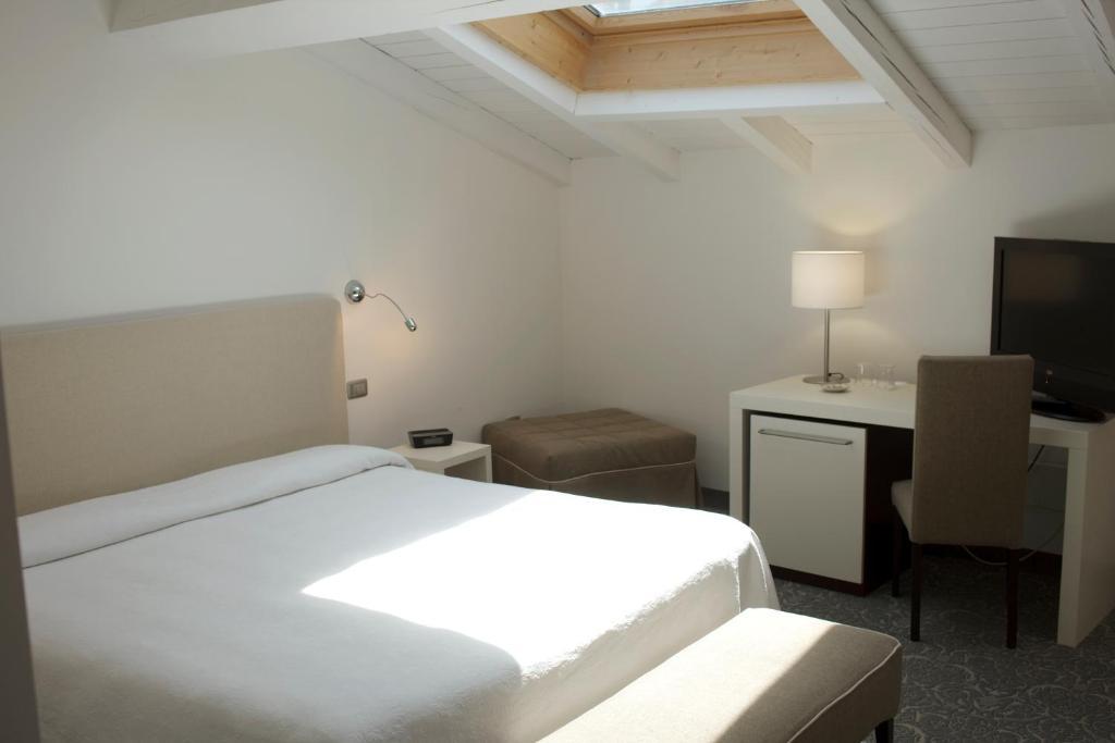 Junior Suite,739245055:JPEG