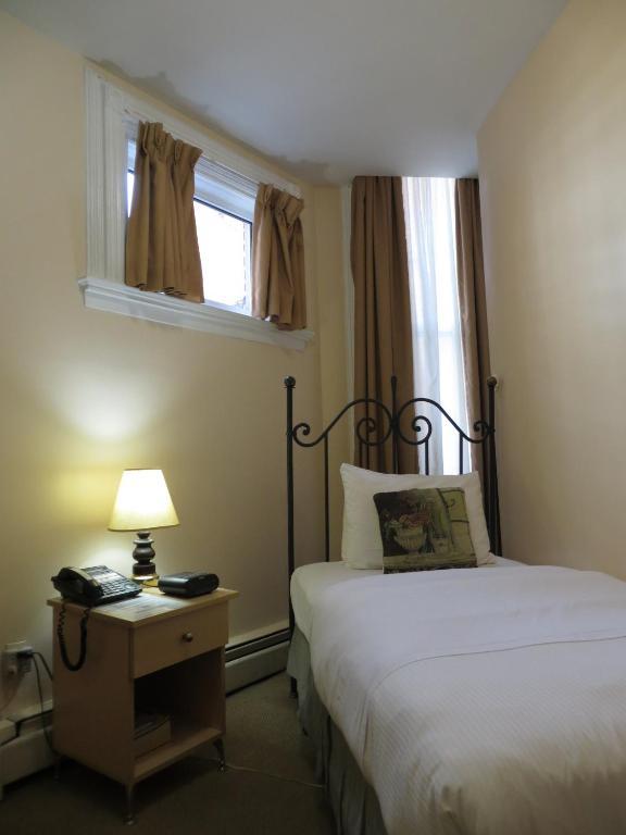 Deluxe Single Room