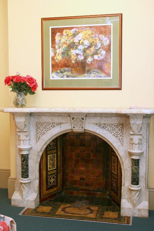 Heritage Queen Suite with Balcony