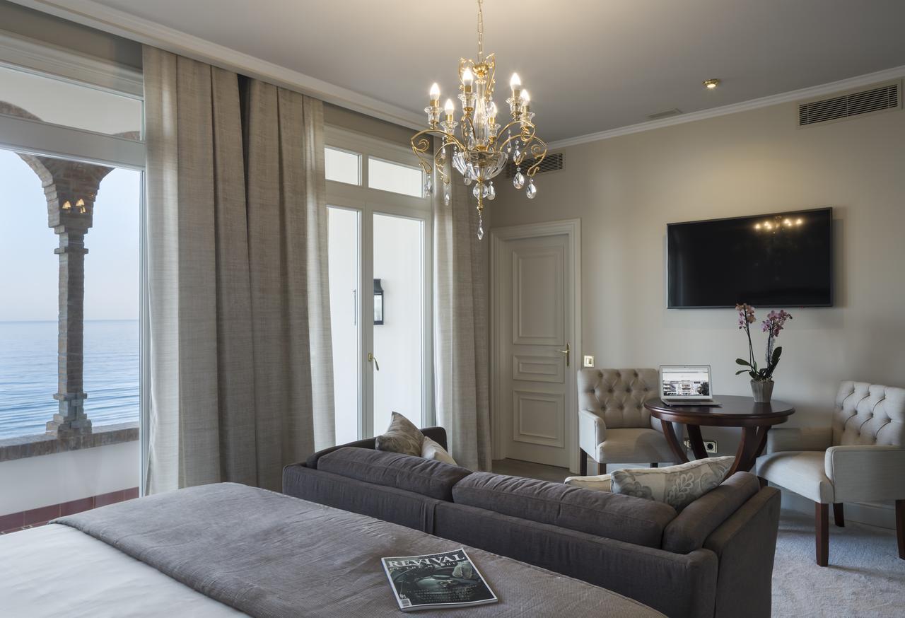 Central Room Sea View