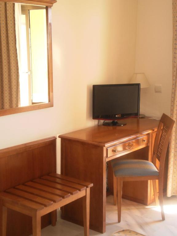 Doppel-/Zweibettzimmer mit seitlichem Meerblick