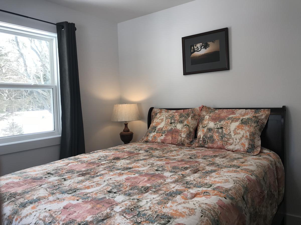 Deluxe Three-Bedroom Cottage