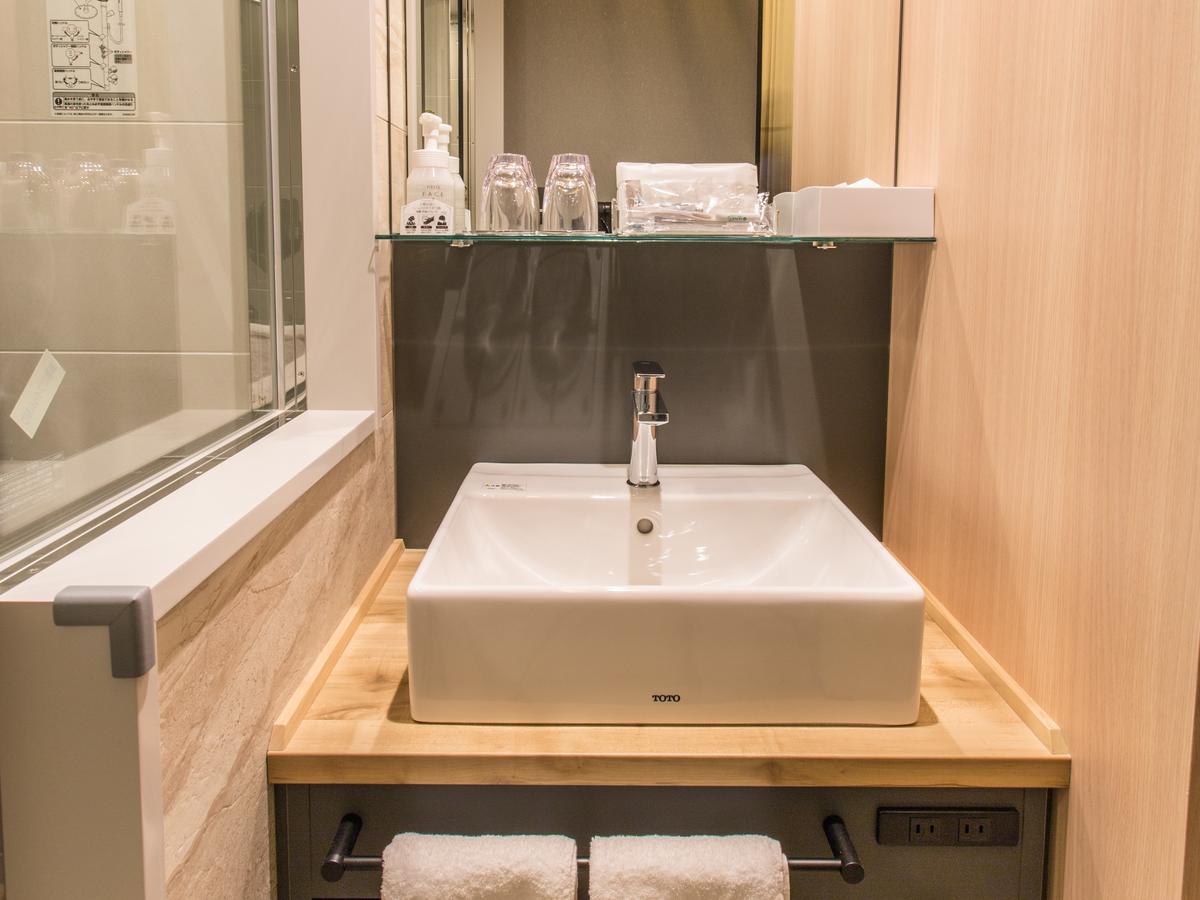 Habitación Premium con balcón - 1 cama extragrande - Planta superior - No fumadores