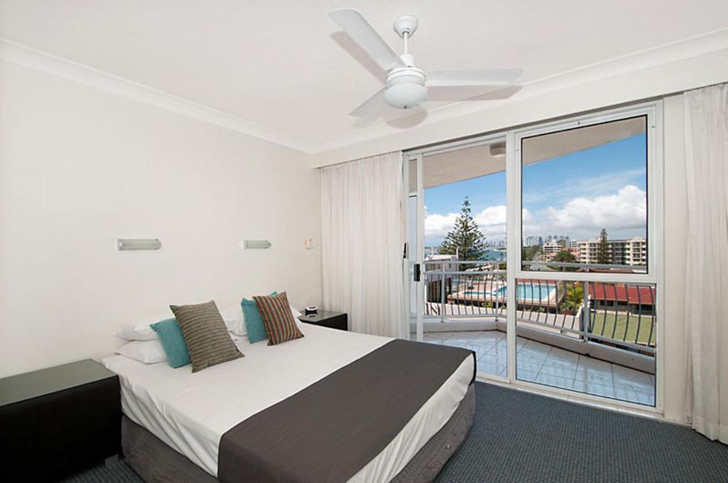 One-Bedroom Apartment Sea View