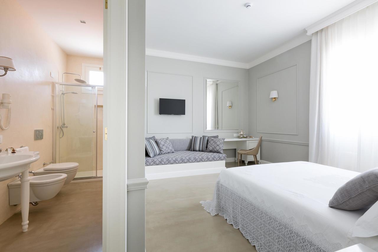 Deluxe Triple Room,639467478:JPEG