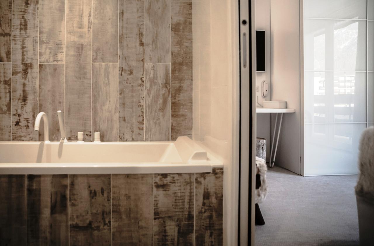 Chambre Double Supérieure avec Accès à la Piscine