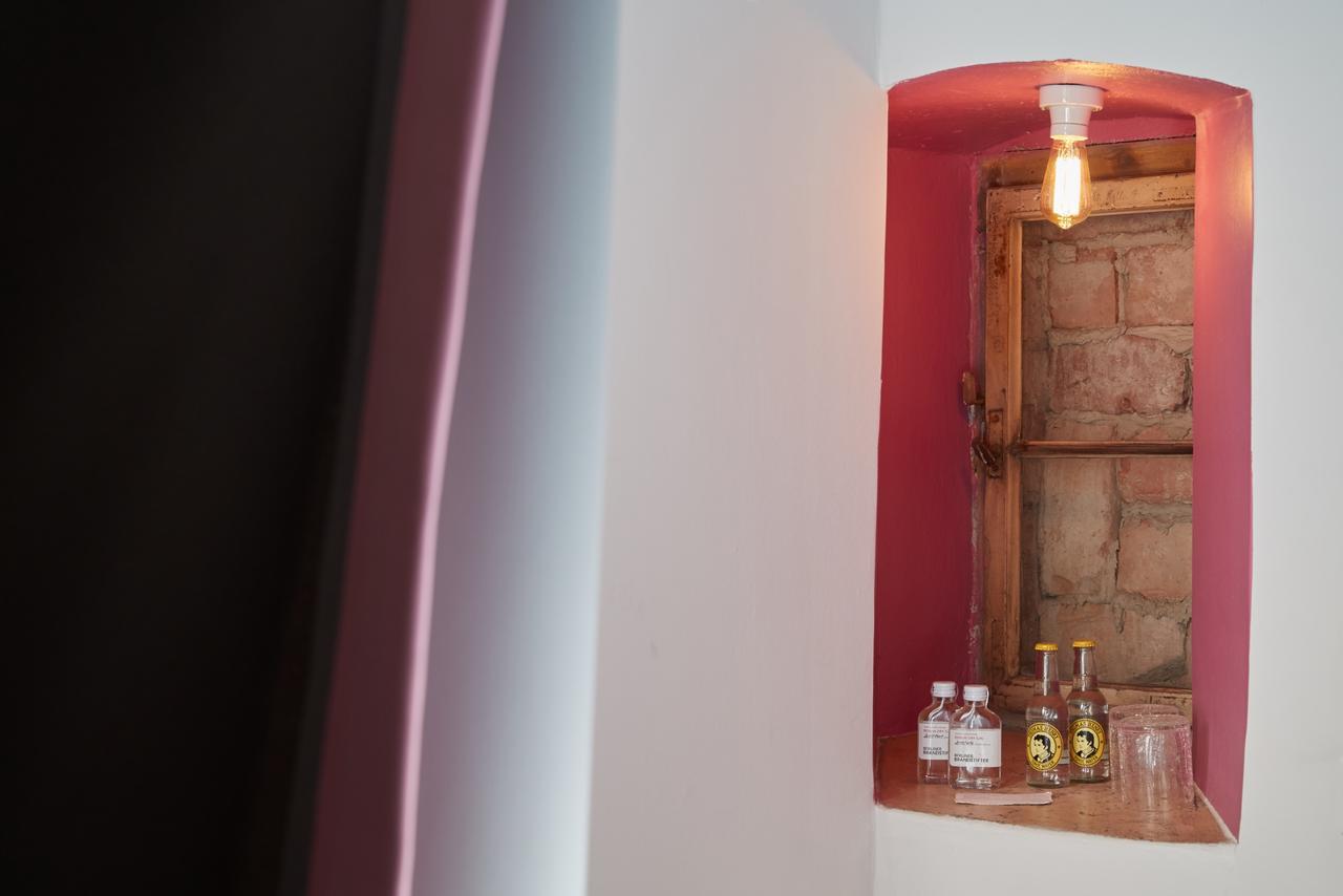 Studio Budget with private external Bathroom