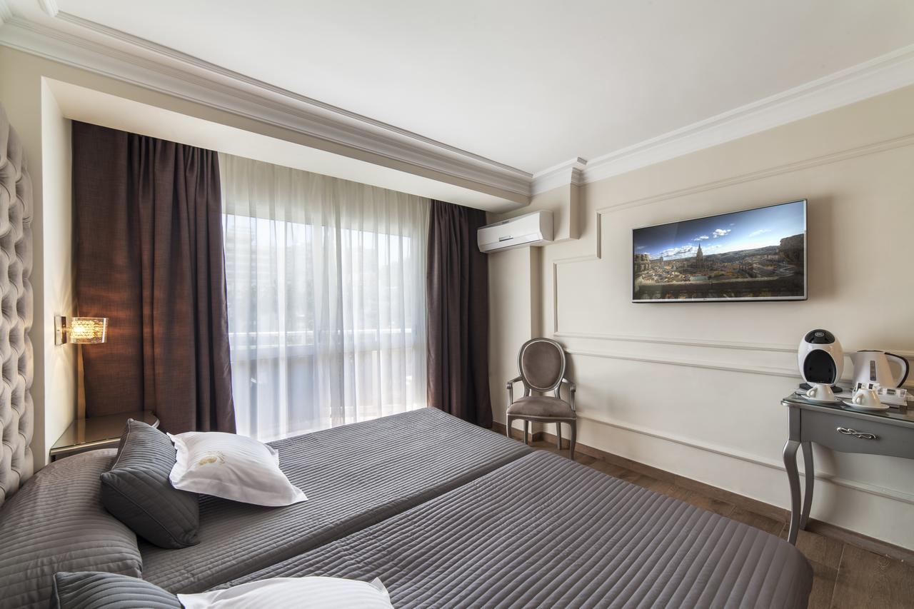 Double or Twin Room with Terrace