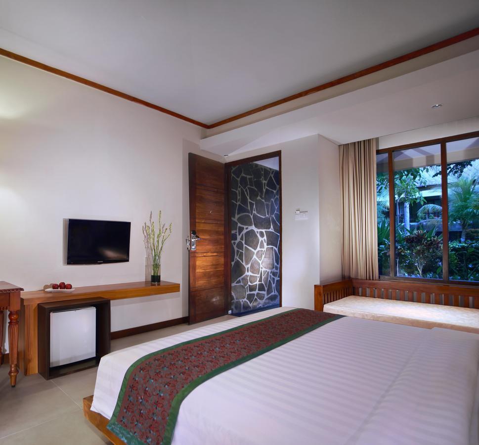 Quarto King Deluxe com Vista Piscina