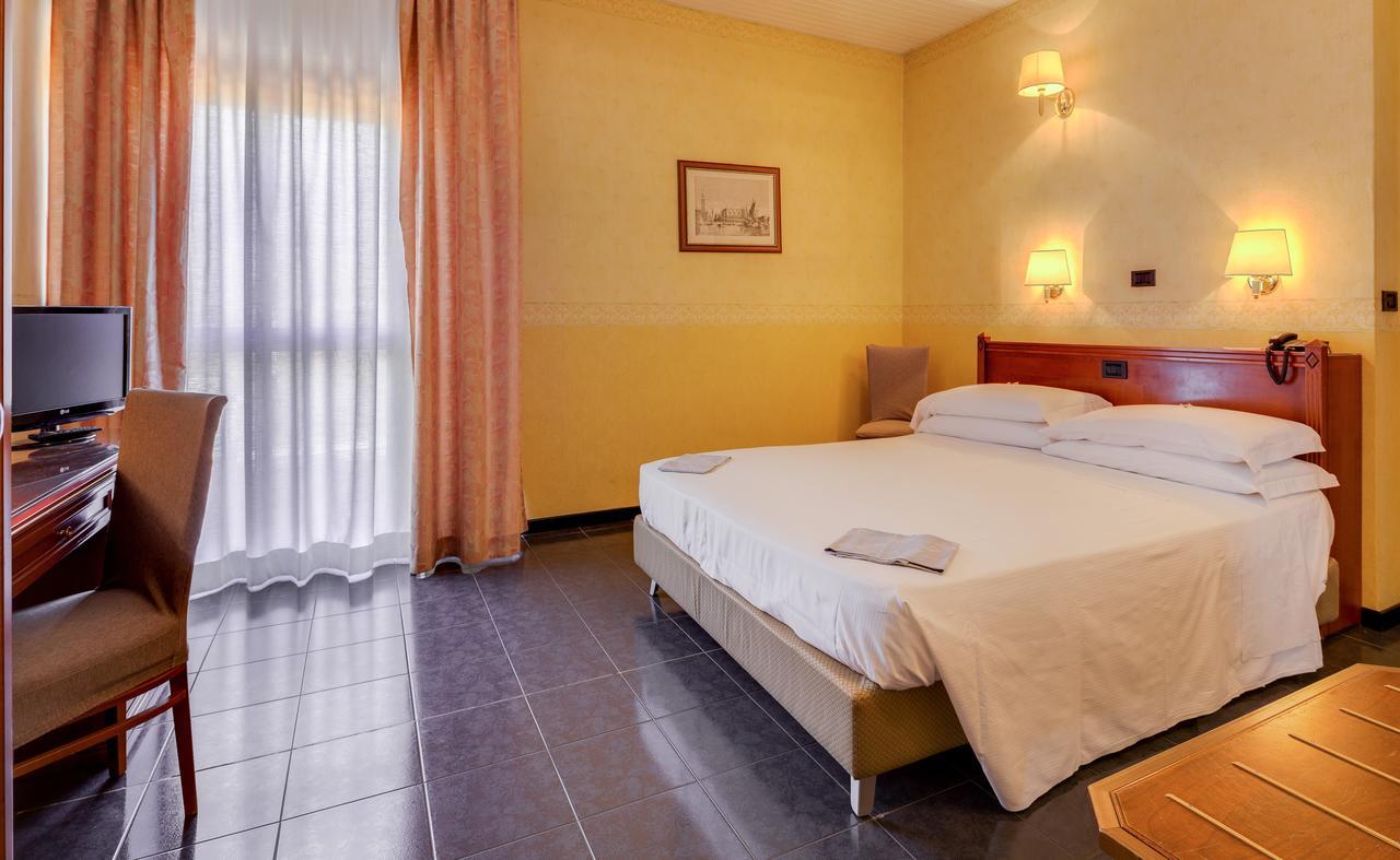 Standard Double Room,1367616320:JPEG