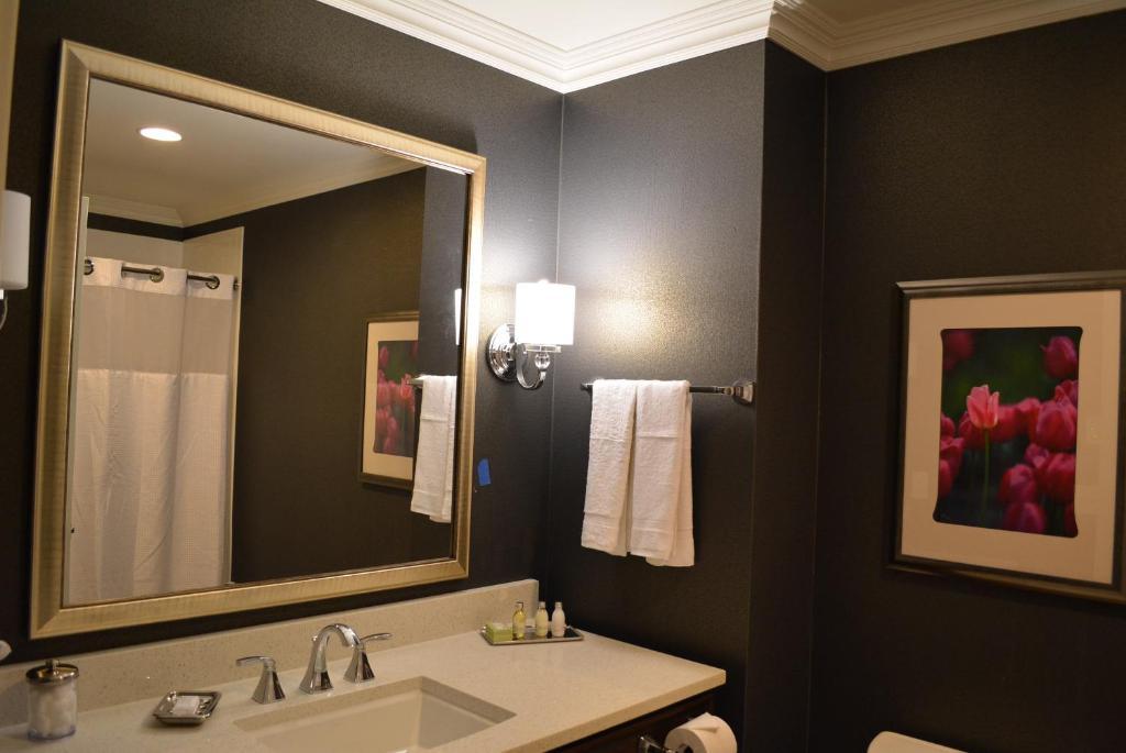 Deluxe Suite with Two Queen Beds
