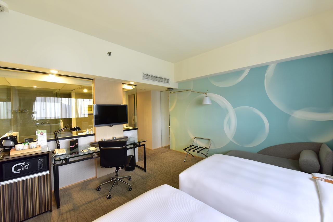 Metropolis Twin Room