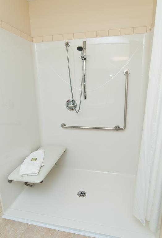Queen Room - Disability Access/Non-Smoking