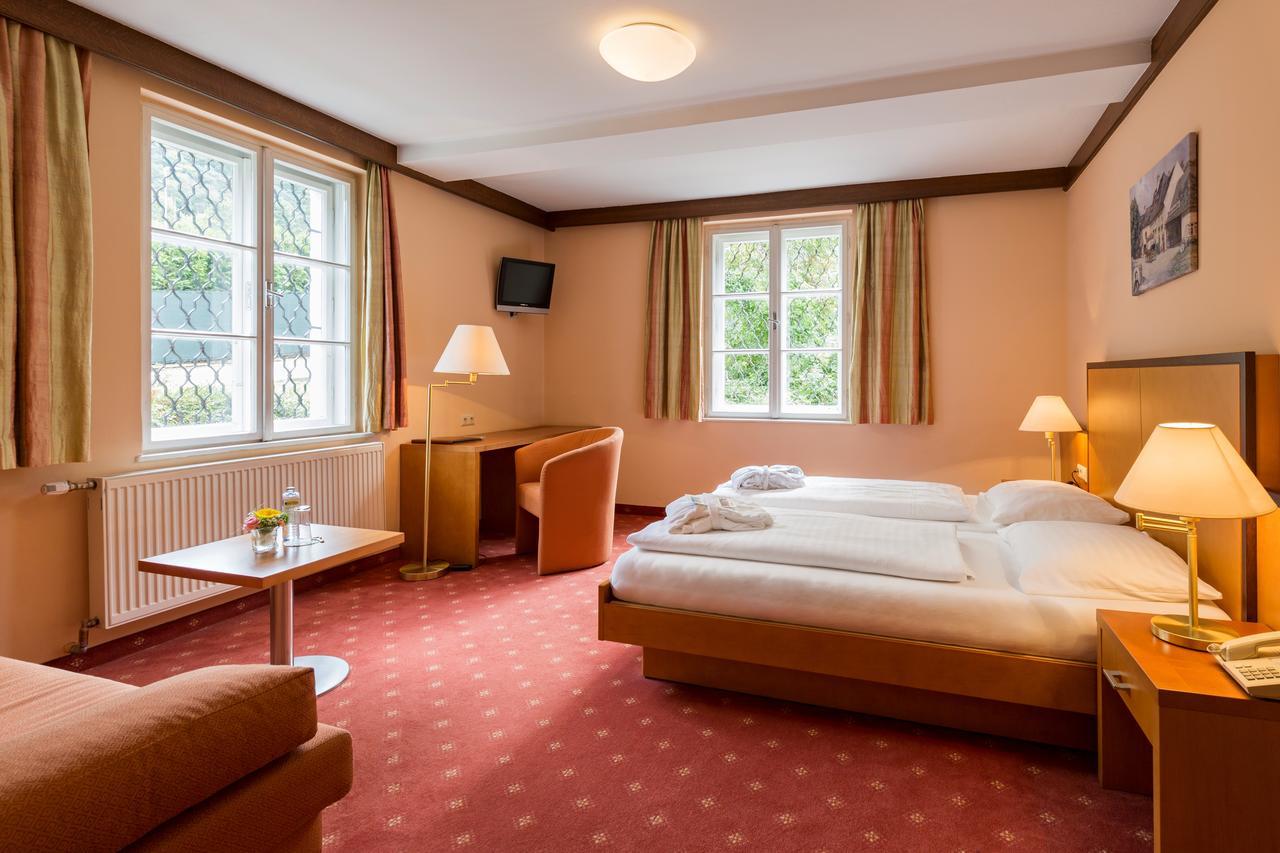 Triple Room,766480429:JPEG