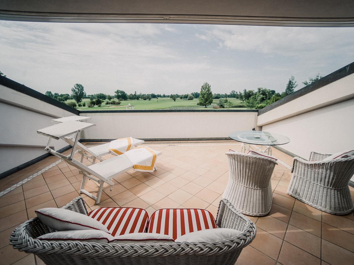 Deluxe Double Room Terrace Green View