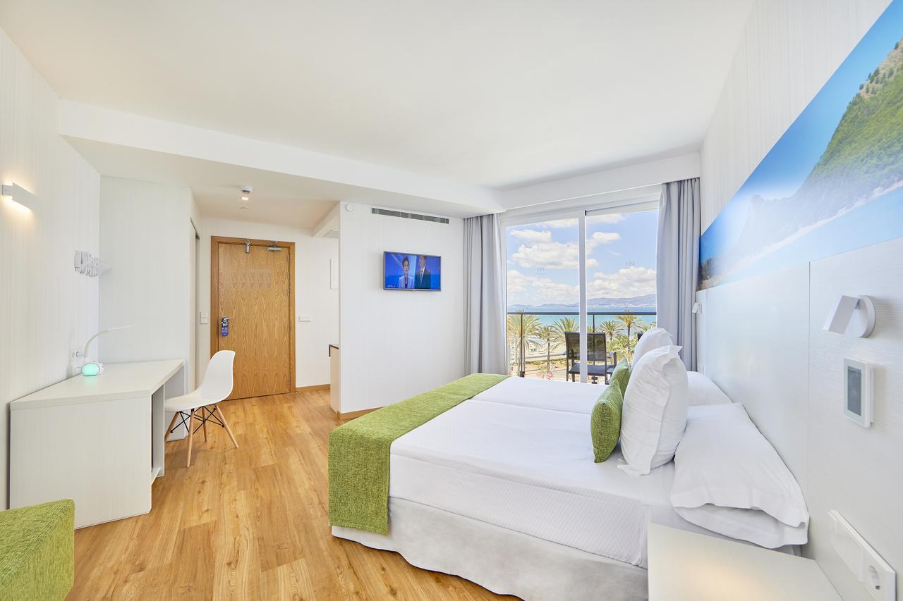 Superior Double or Twin Room Lateral Sea View