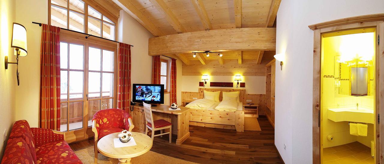 Familienzimmer mit Bergblick