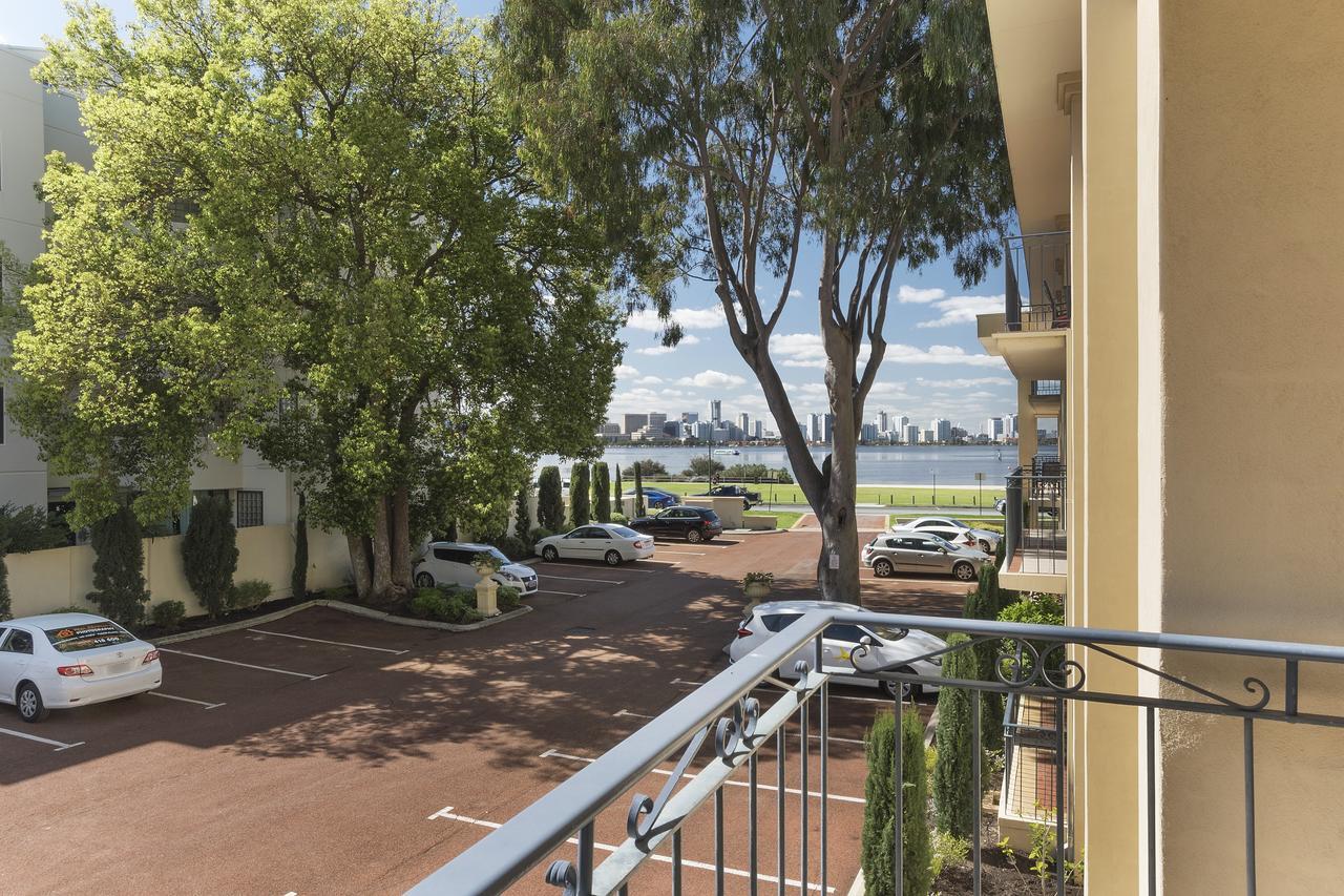 One-Bedroom Suite Riverside