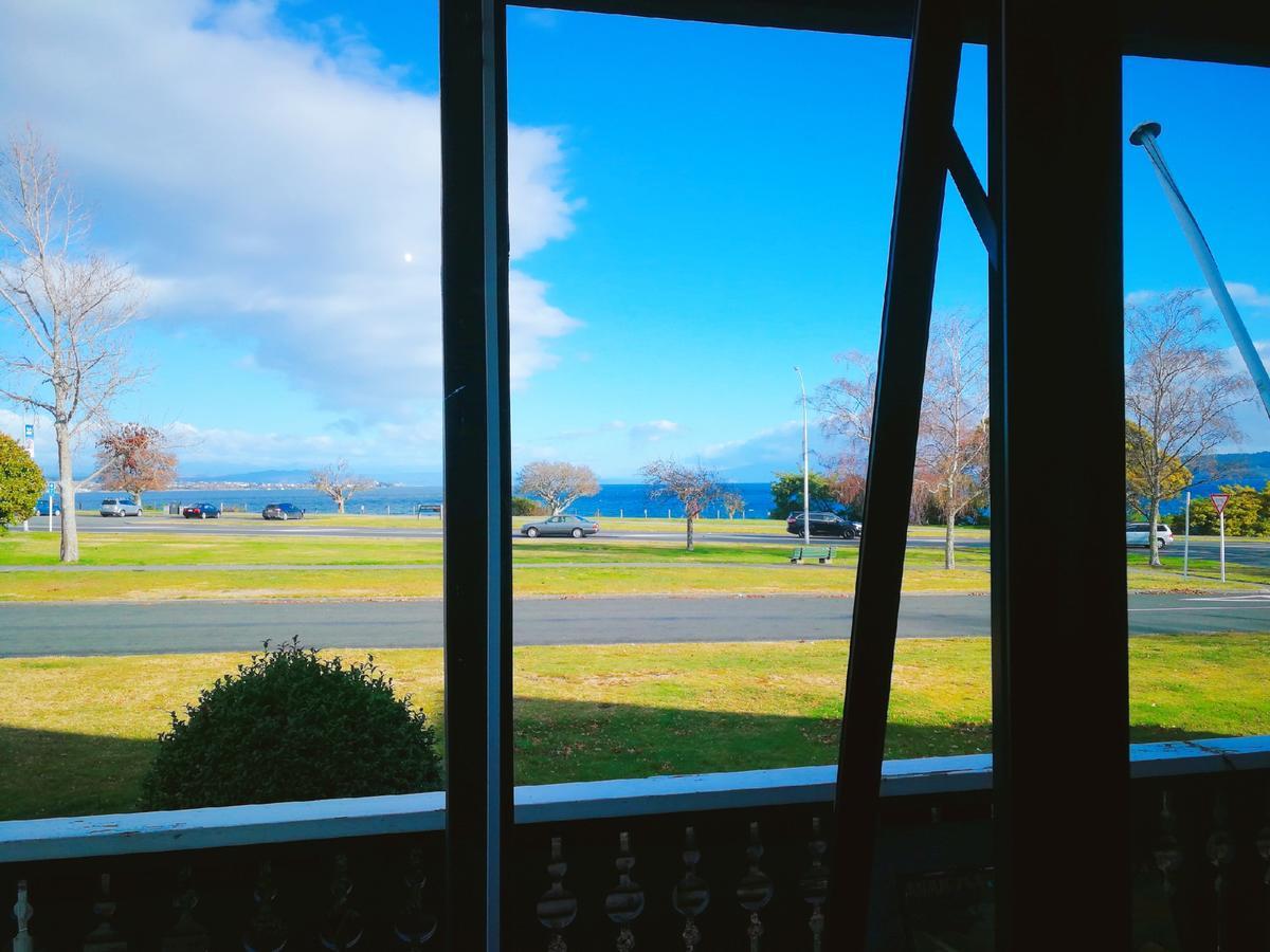 Family Two-Bedroom Apartment Lake View