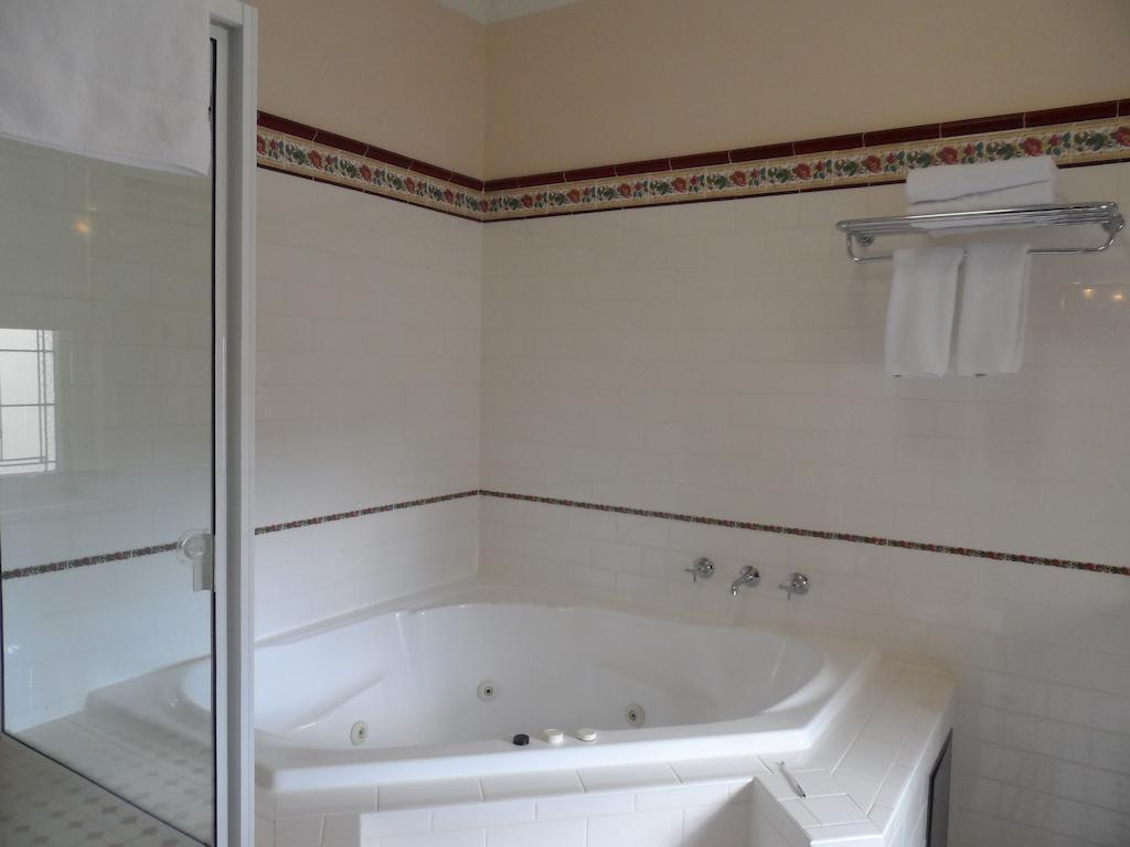 Royal Suite Spa Bath,721480585:JPEG