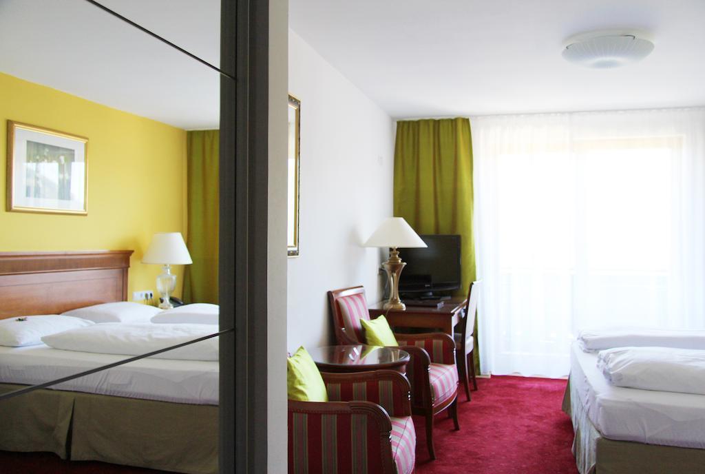 Standard Double Room,67527533:JPEG