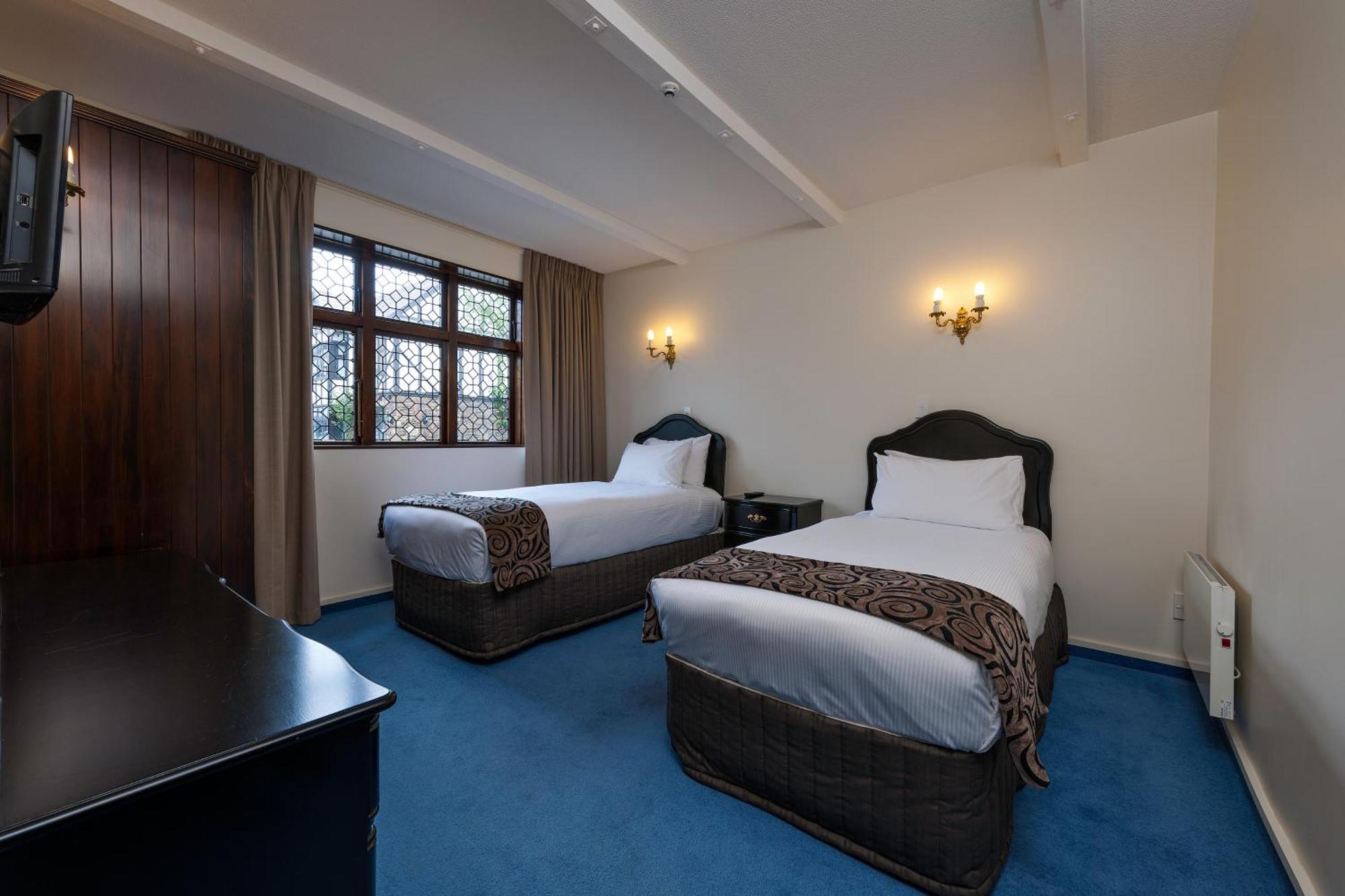 Two-Bedroom Suite – King and 2 Singles