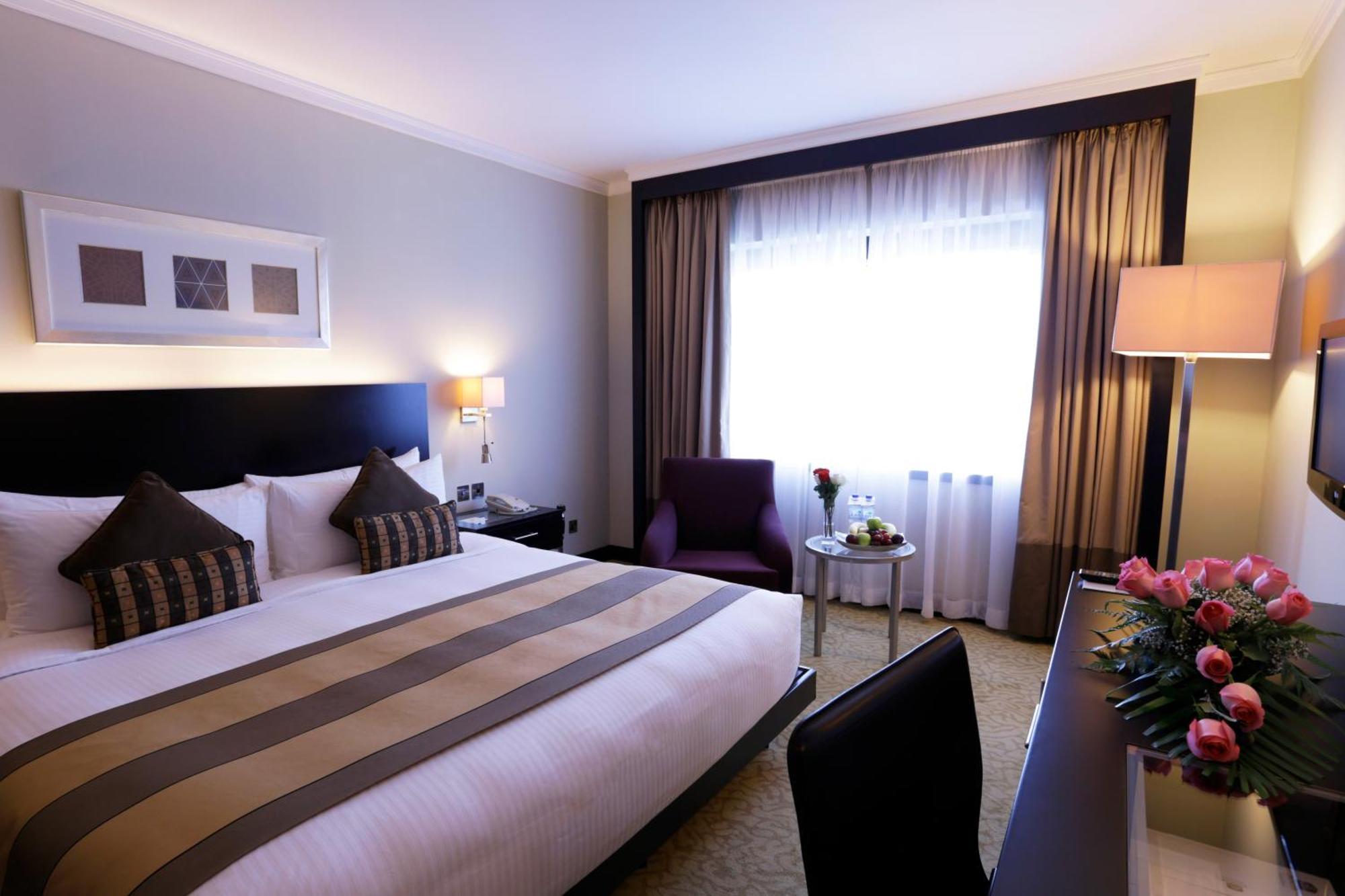 Deluxe King Room - Non-Smoking