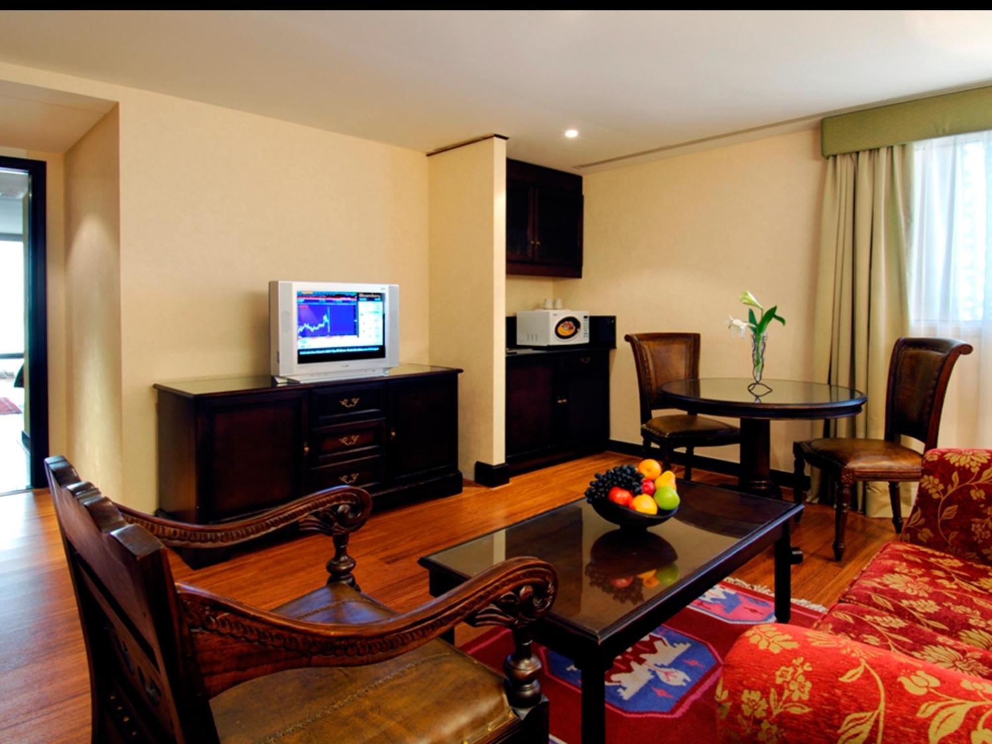 One-Bedroom Suite