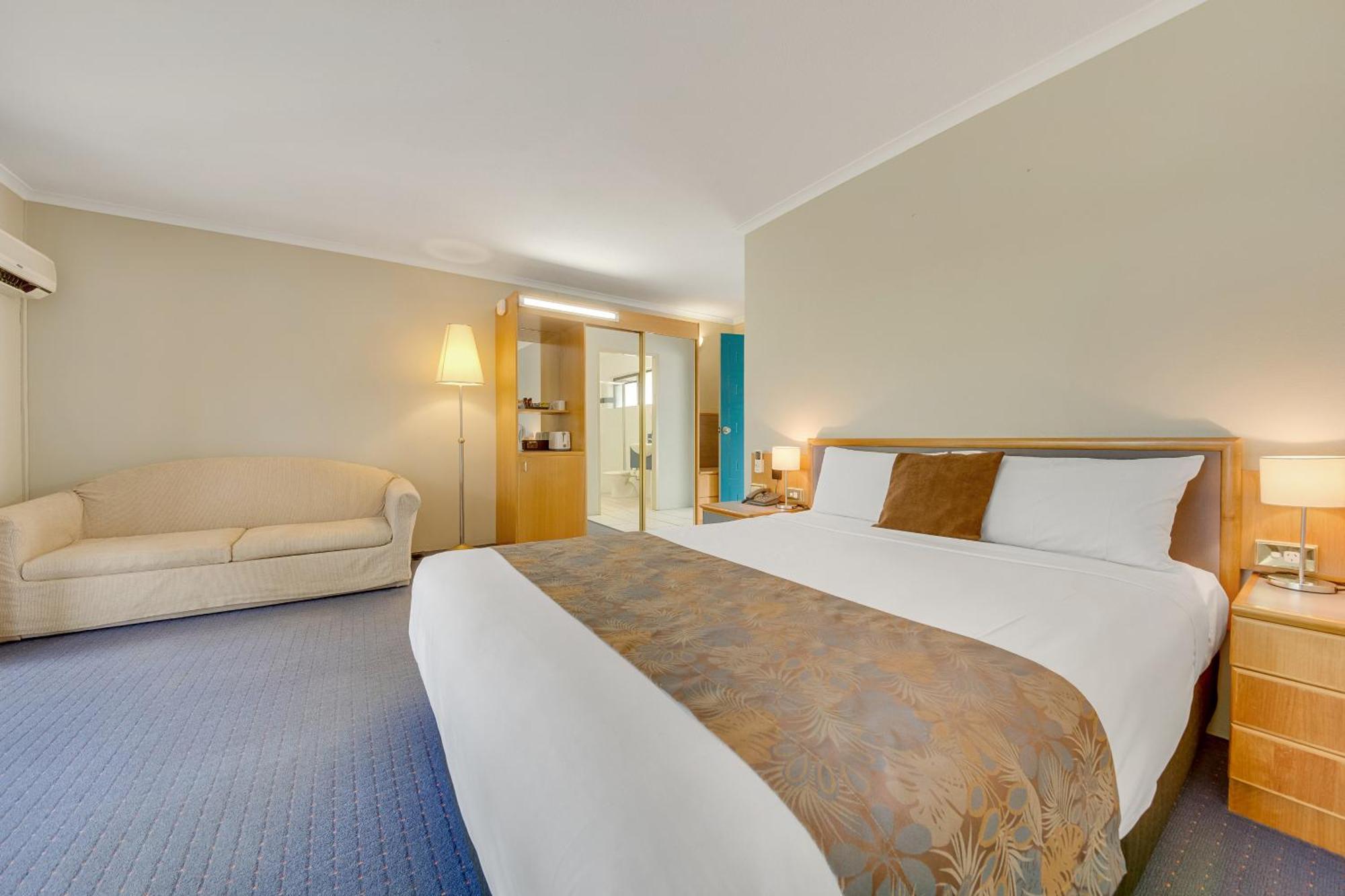 Deluxe Queen Room