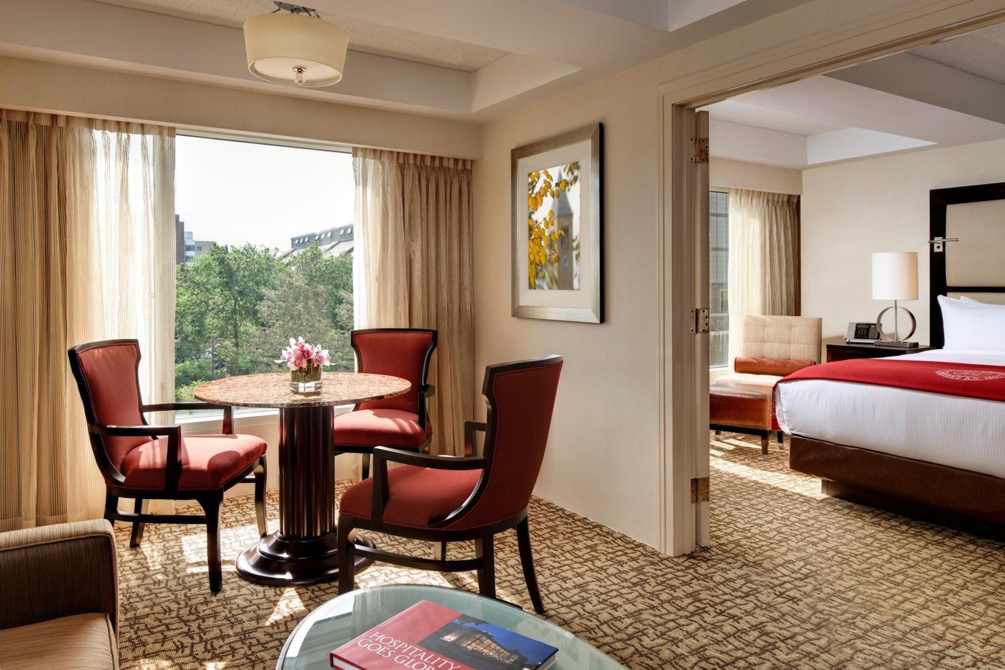 Suite Cornell