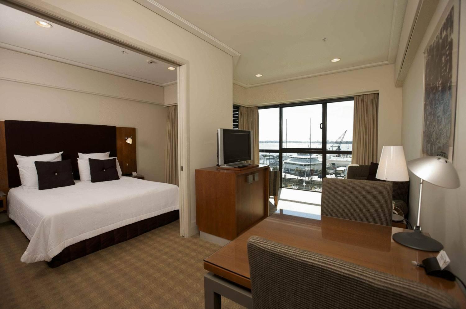 One-Bedroom Queen Suite Marina View