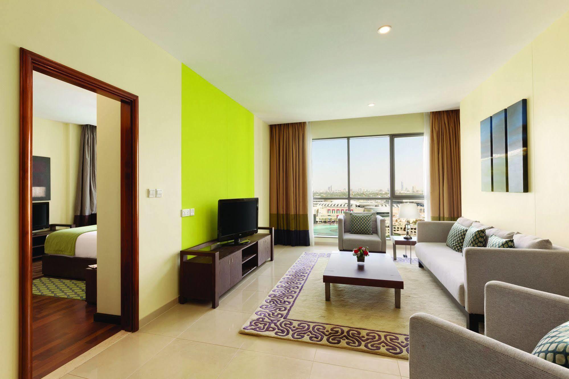 1 Bedroom, King, Burj Khalifa/Fountain View, Non-Smoking