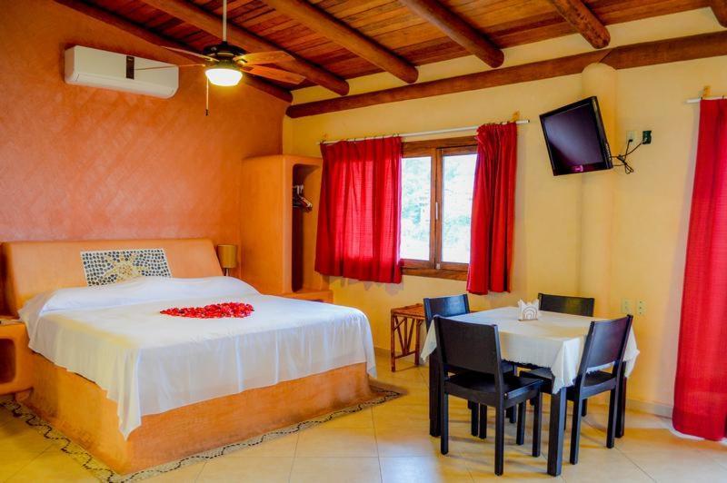 Deluxe Suite with Spa Bath