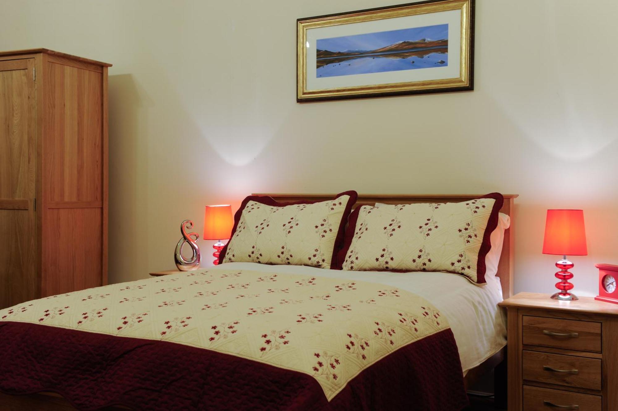 Deluxe Family Suite (2 Adults + 2 Children)