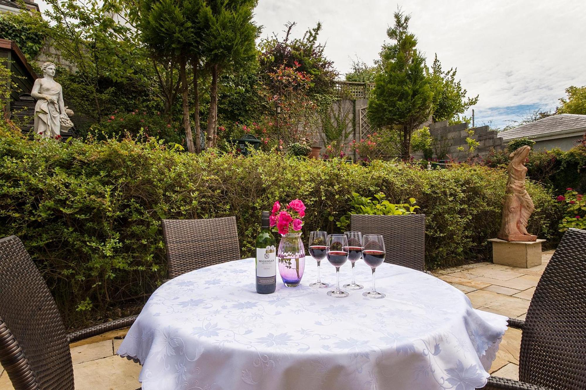 Superior Queen Room with Garden View
