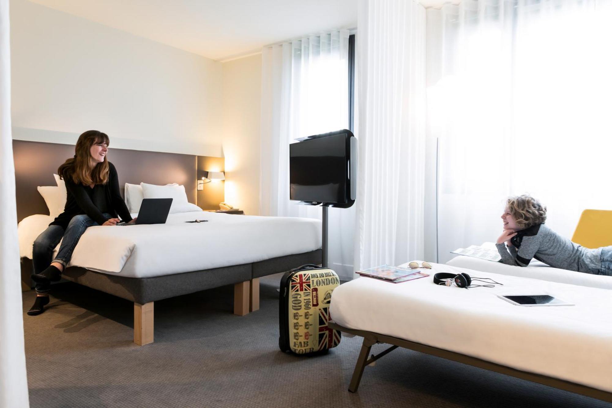 Superior Suite Double Bed Two Single Beds