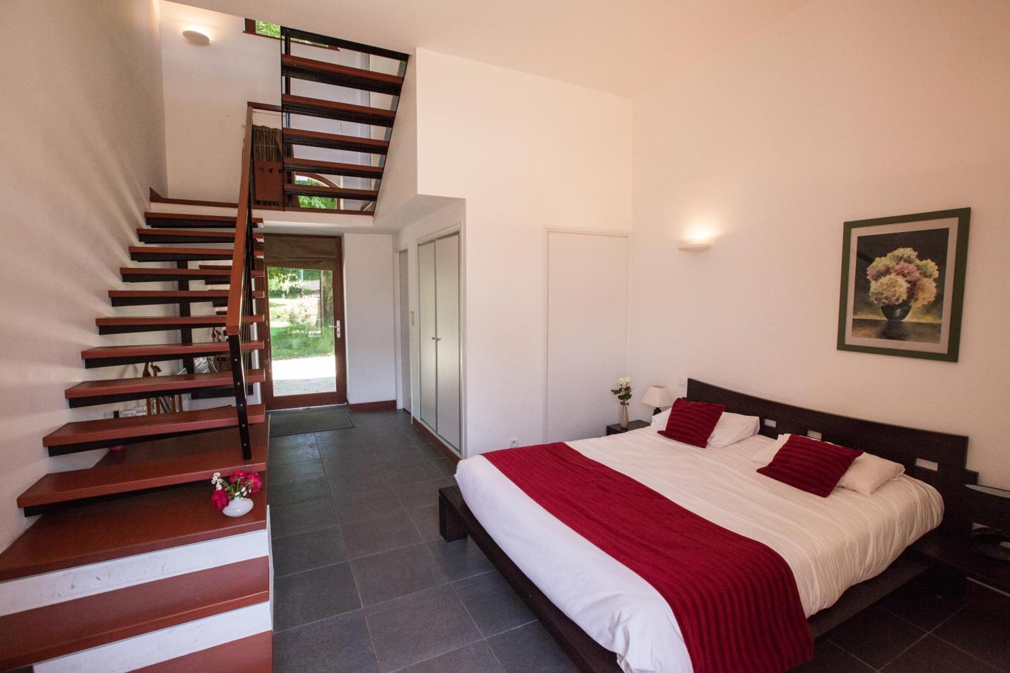 Standard Double Suite