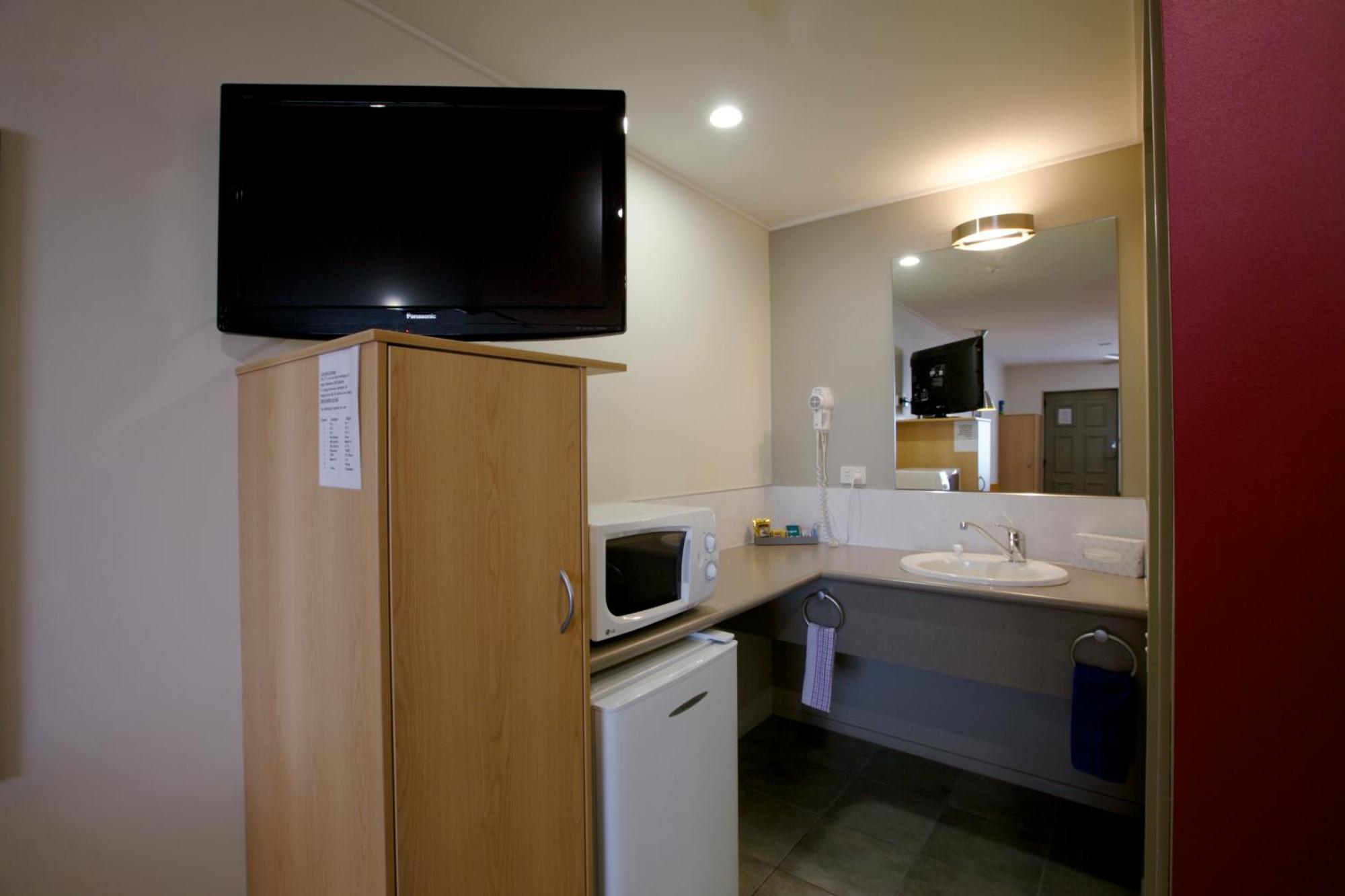 Studio with limited cooking facilities