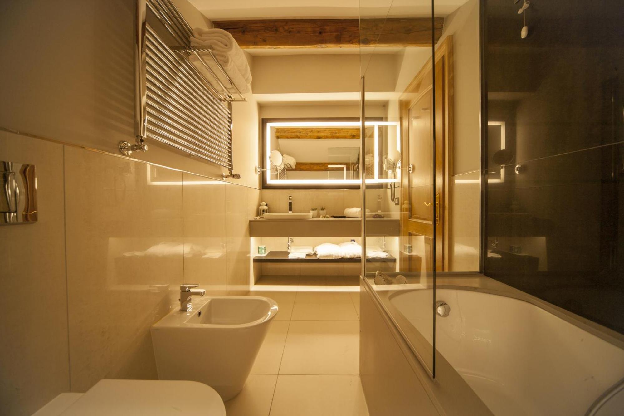 Deluxe Triple Room,757878223:JPEG