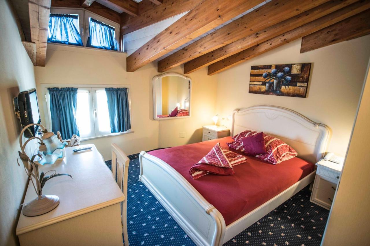 Double Room Attic,917829529:JPEG
